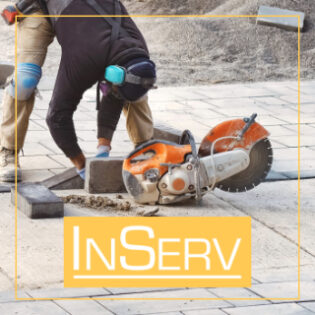 Praca przy układaniu płyt prefabrykowanych