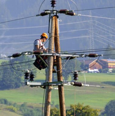 Ile zarabia elektryk w Niemczech?