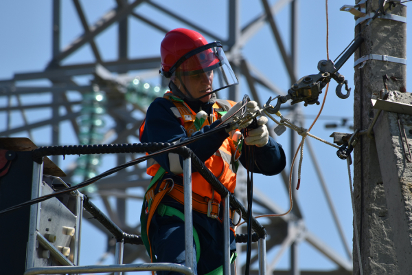jak zostać elektrykiem bez szkoły