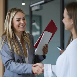 Jak działa niemiecki urząd pracy i jakie możliwości daje Polakom? Przewodnik po Arbeitsagentur