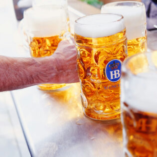 Przewodnik biesiadnika: wszystko, co musisz wiedzieć o Oktoberfest 2026